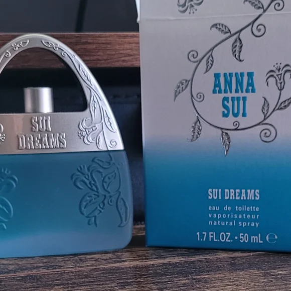 Anna Sui Sui Dreams Body EDT in blue gradient bottle - Picture 2 of 2